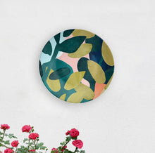 Load image into Gallery viewer, American Artisitc Flower Decorative Wall Plate