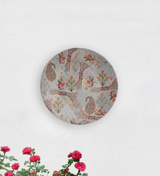 Dispersion of Elements Decorative Wall Plate